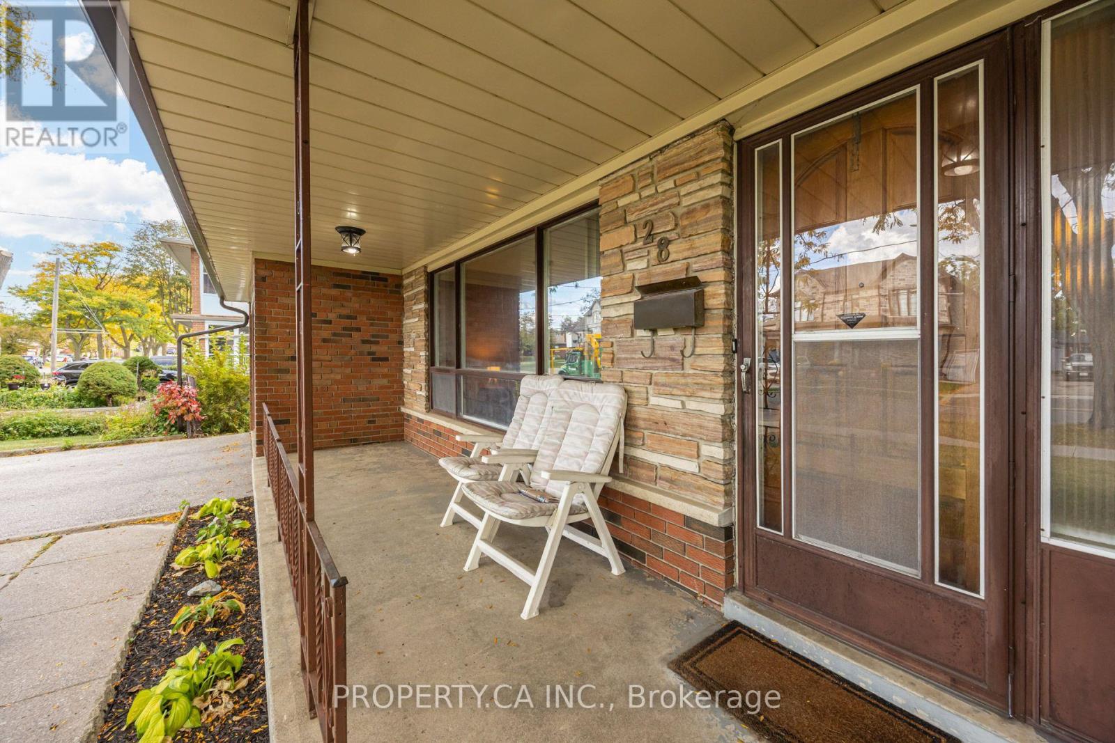 28 Blue Springs Road, Toronto, ON photo 3