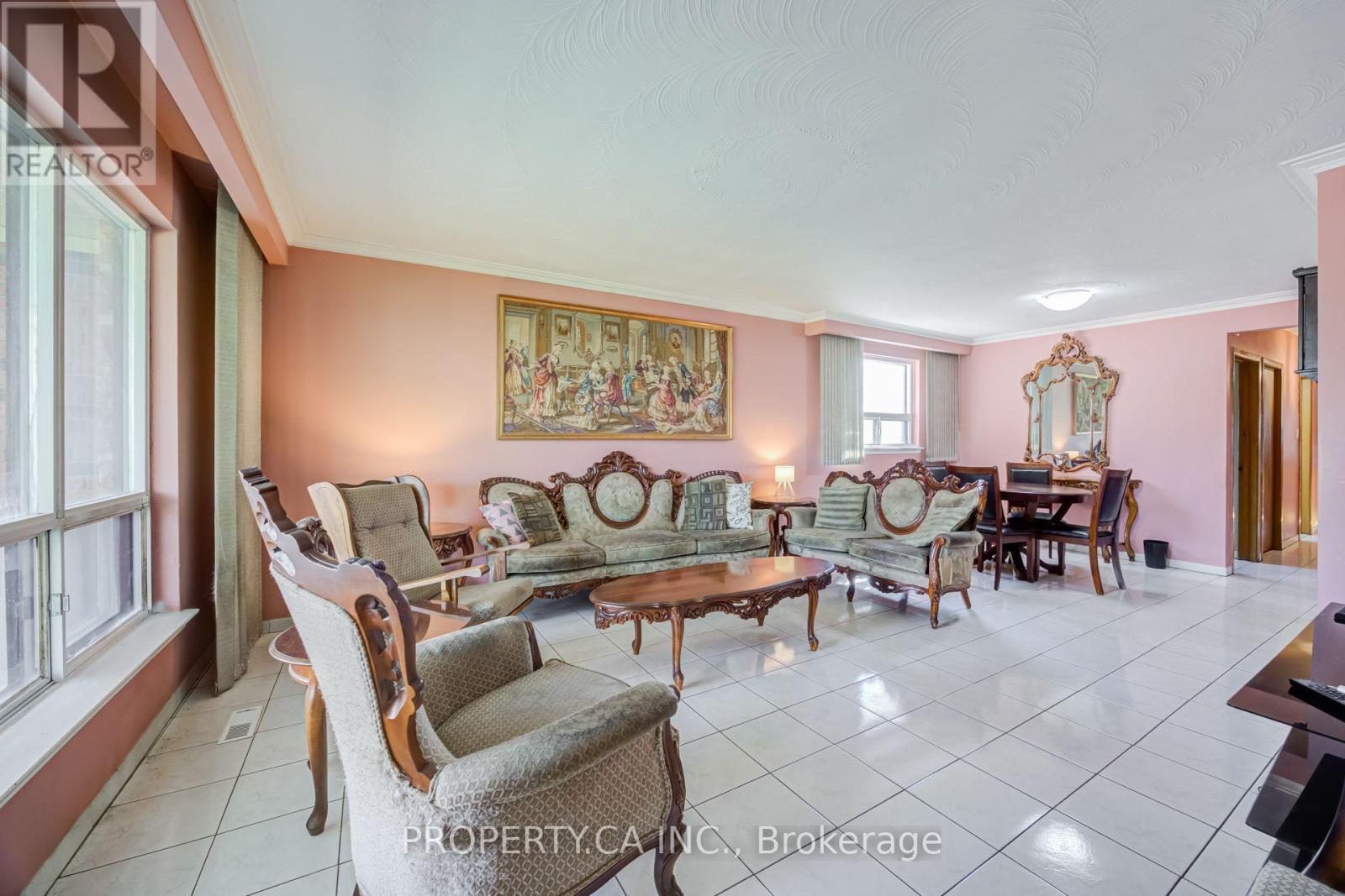 28 Blue Springs Road, Toronto, ON photo 4