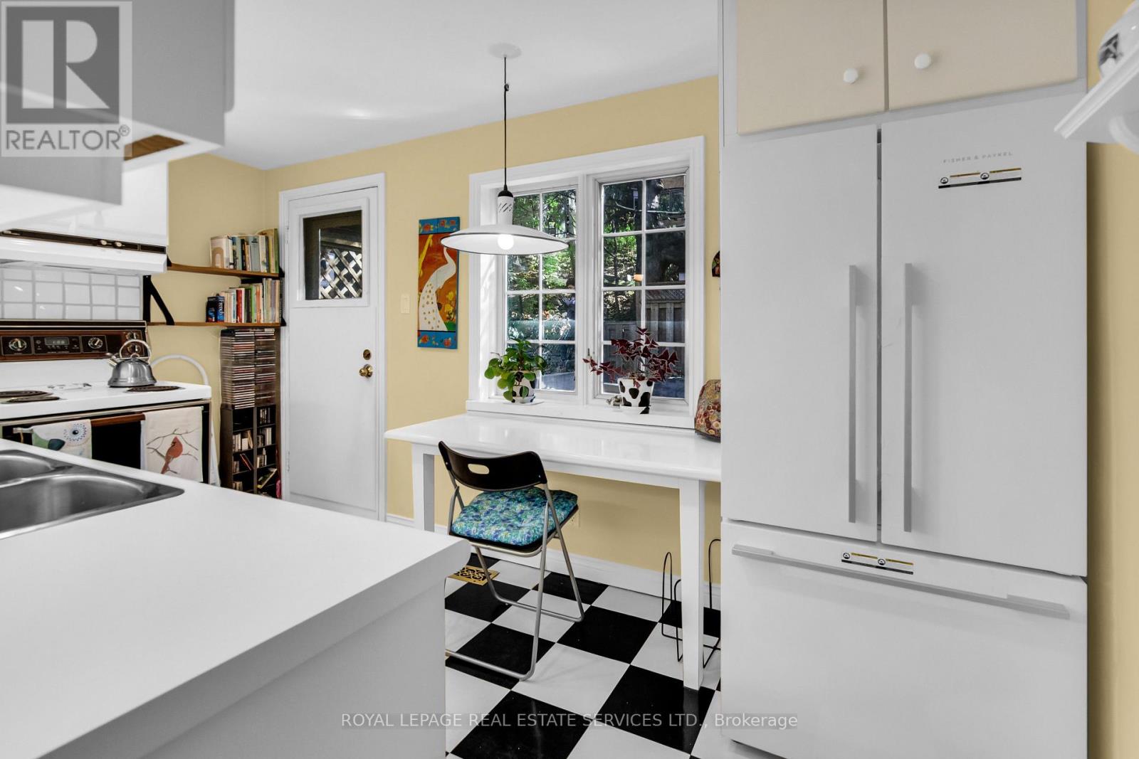 405 Glenlake Avenue, Toronto, ON photo 8