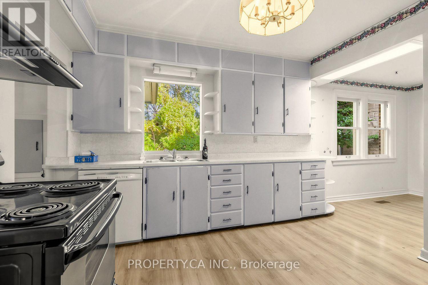 54 Baby Point Road — photo 15