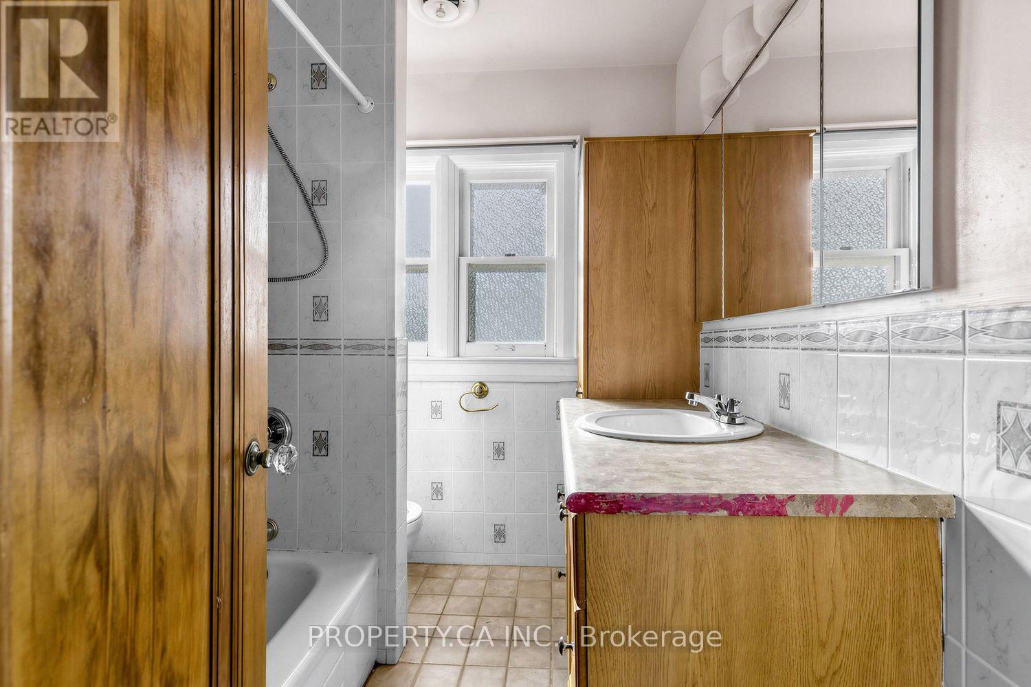 54 Baby Point Road — photo 31