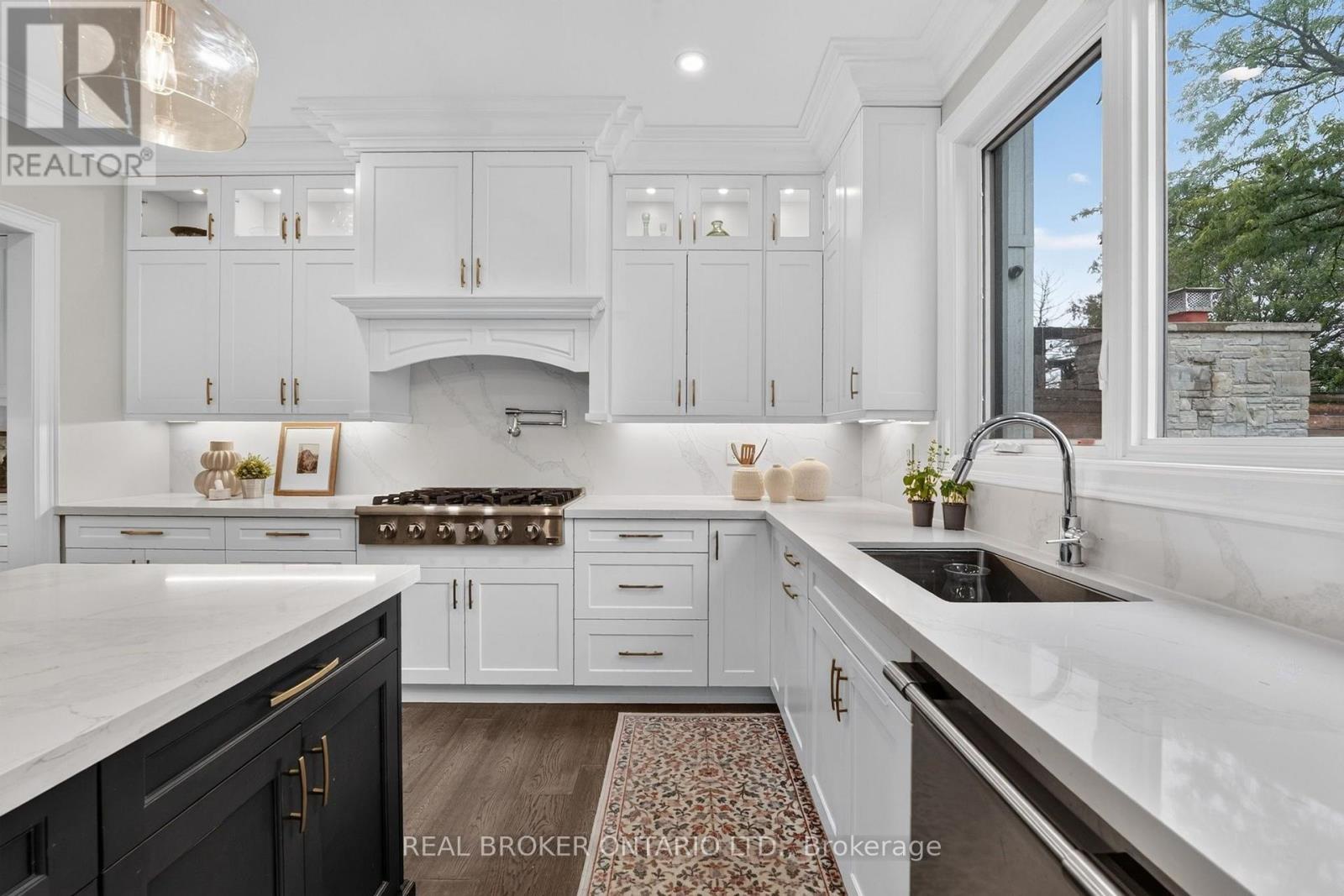 301 Martin Street — photo 16