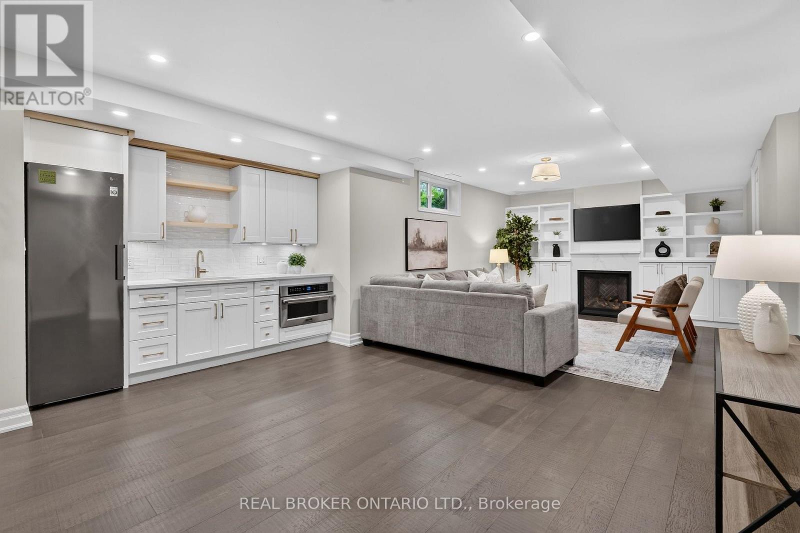 301 Martin Street — photo 39