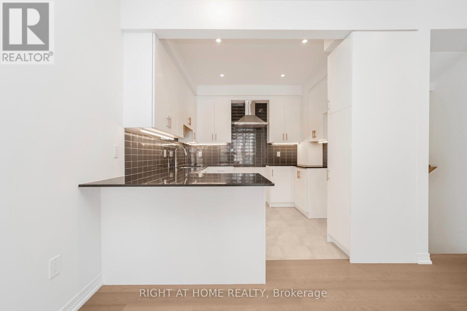 15 Kings Hill Drive — photo 8