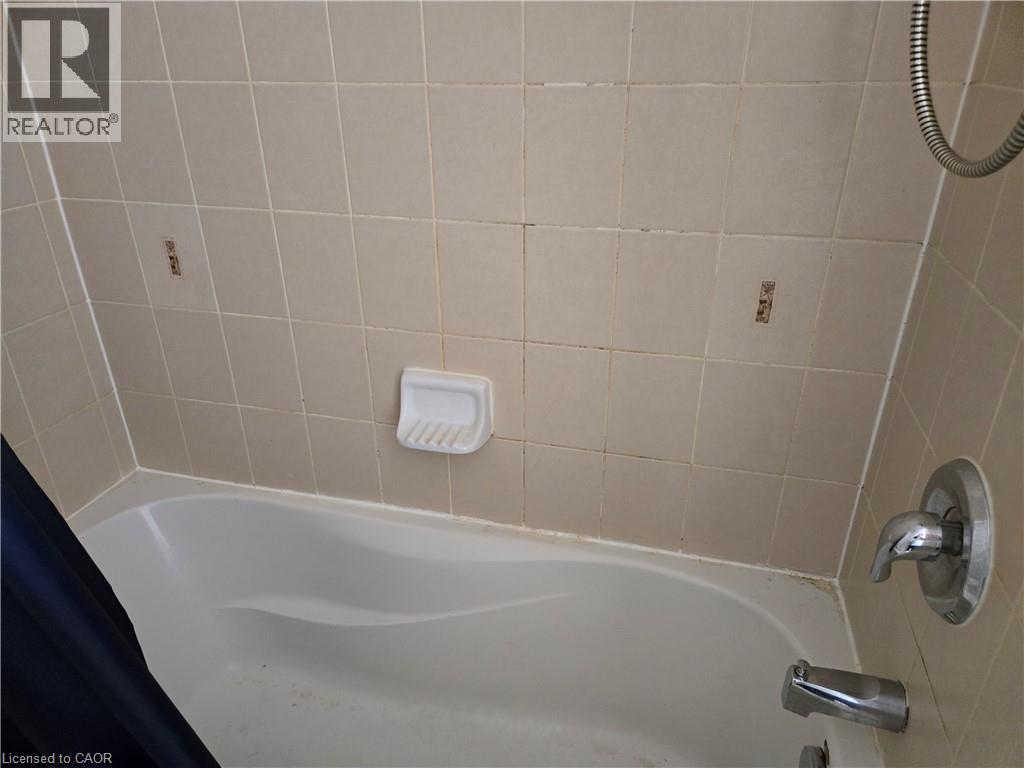 39 Newport Crescent — photo 12