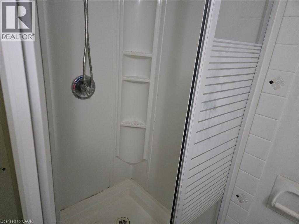 39 Newport Crescent — photo 17