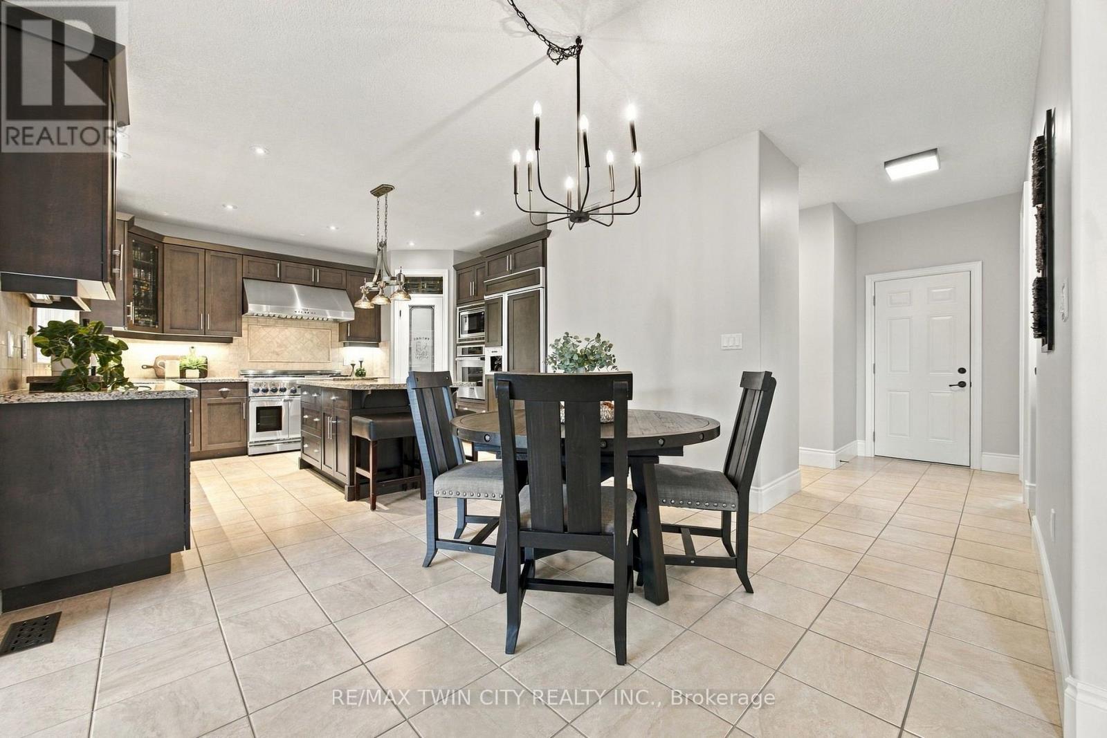 209 Longview Crescent, Kitchener, ON photo 13
