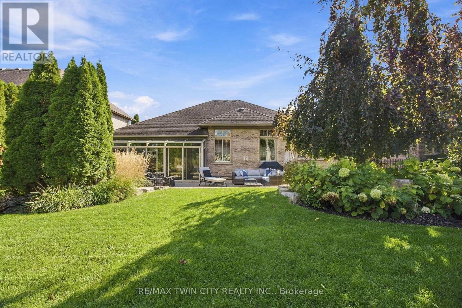 209 Longview Crescent, Kitchener, ON photo 33