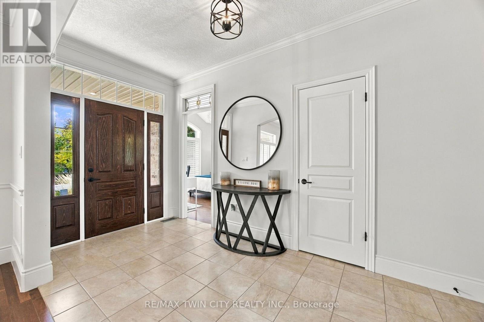 209 Longview Crescent, Kitchener, ON photo 5