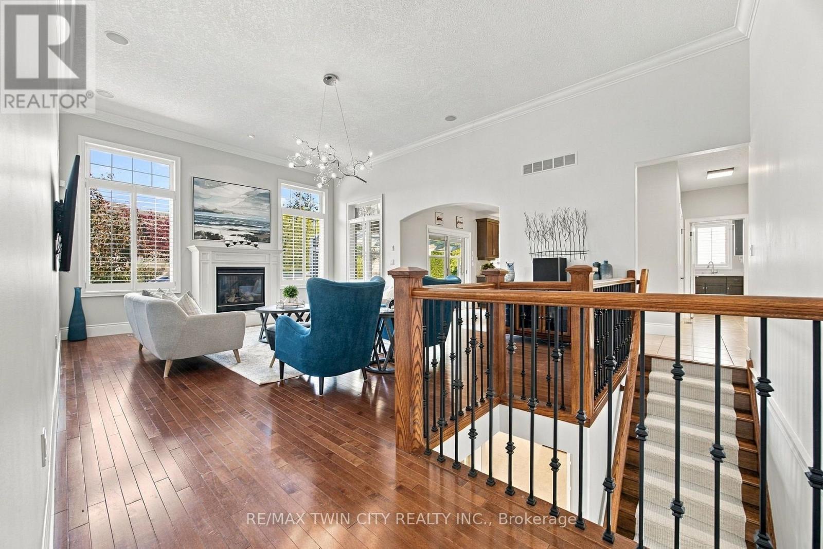 209 Longview Crescent, Kitchener, ON photo 9