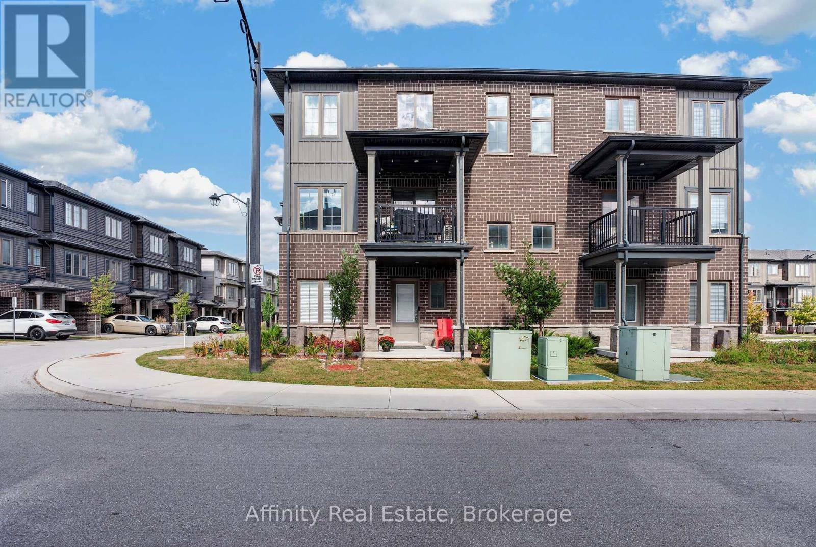 #49- 124 Compass Trail, Cambridge, ON photo 4