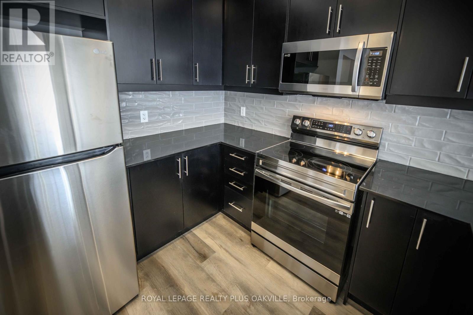 61 Soho Street — photo 16
