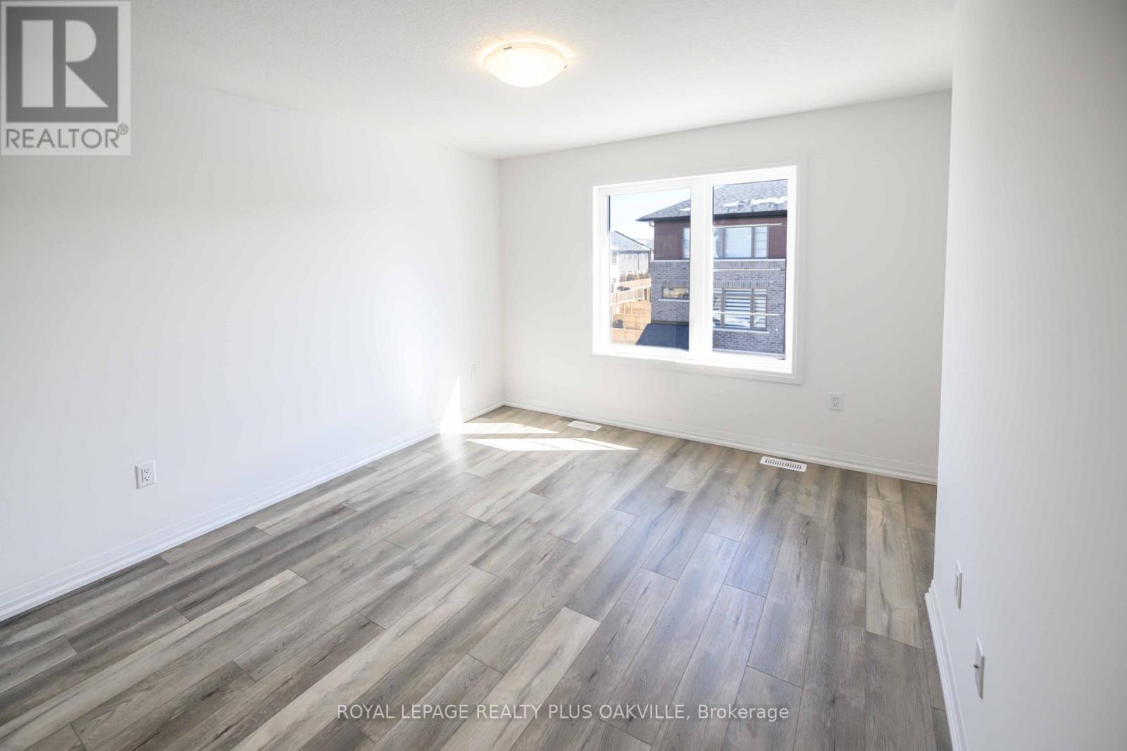 61 Soho Street — photo 25