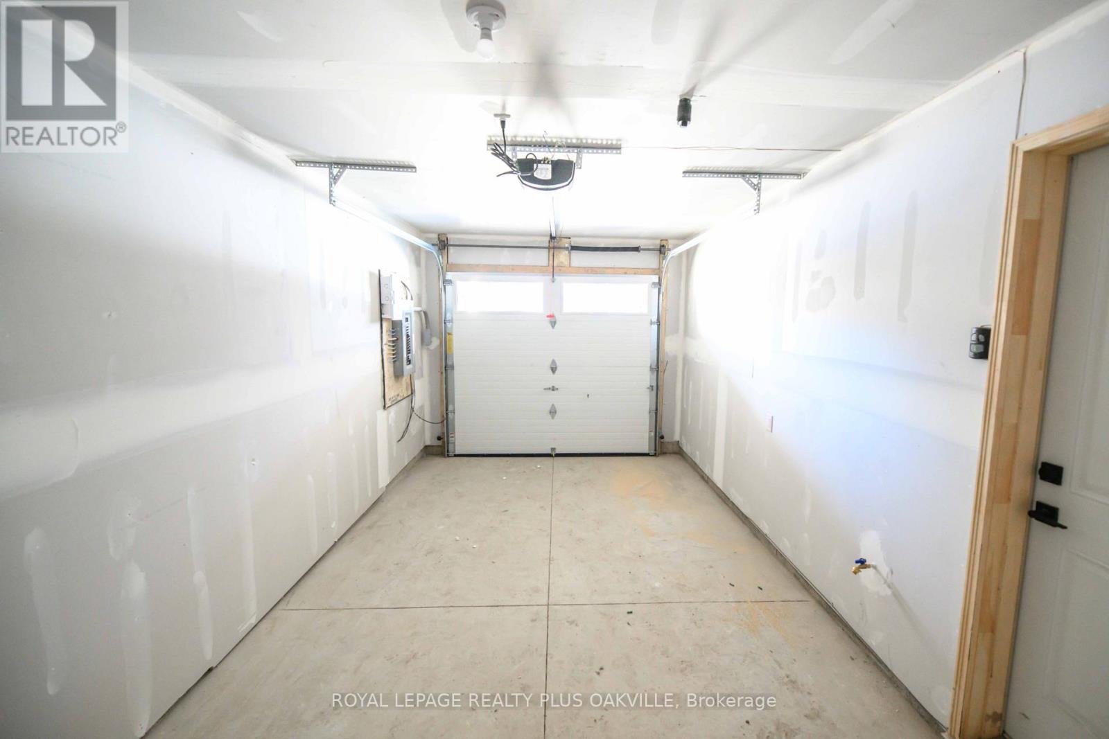 61 Soho Street — photo 41