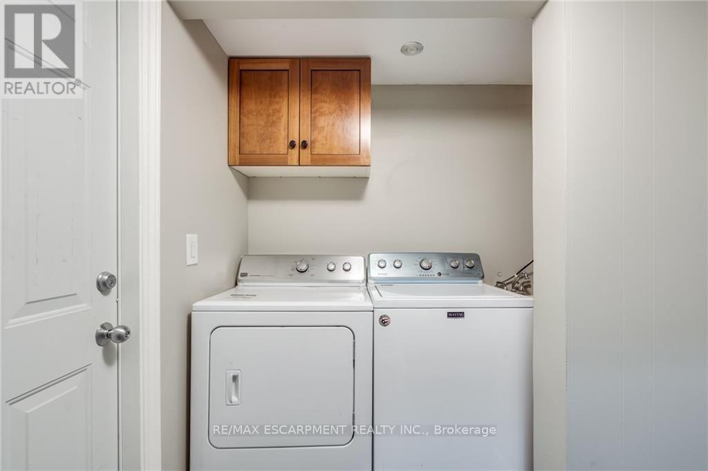 116 Mohawk Road West — photo 17
