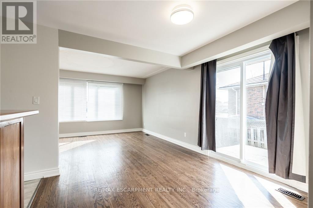 116 Mohawk Road West — photo 7