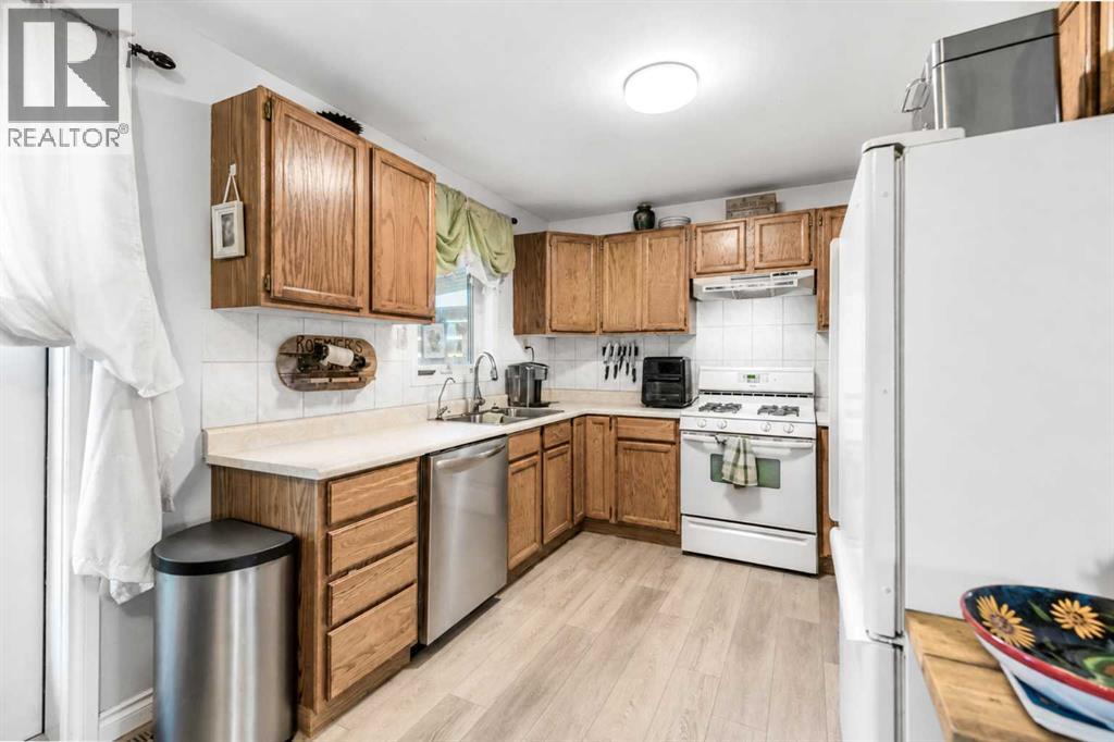 Listing photo – 40022 Range Road 31, Rural Lacombe County