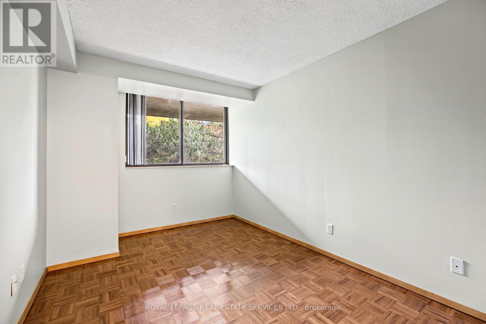 40 Baif Boulevard — photo 31