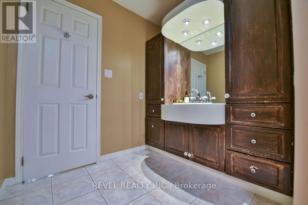 1136 Greeningdon Drive — photo 24
