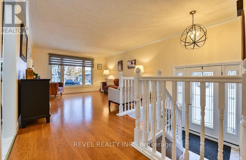 1136 Greeningdon Drive — photo 3