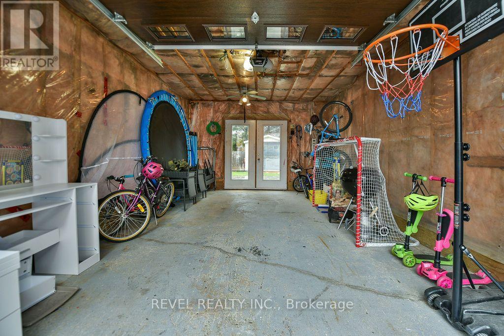 1136 Greeningdon Drive — photo 43