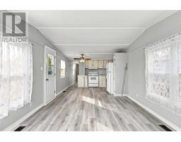 60 Meadowbrook Drive thumbnail 5