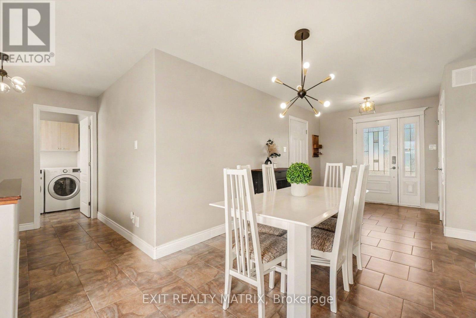 14 Hebert Street — photo 11