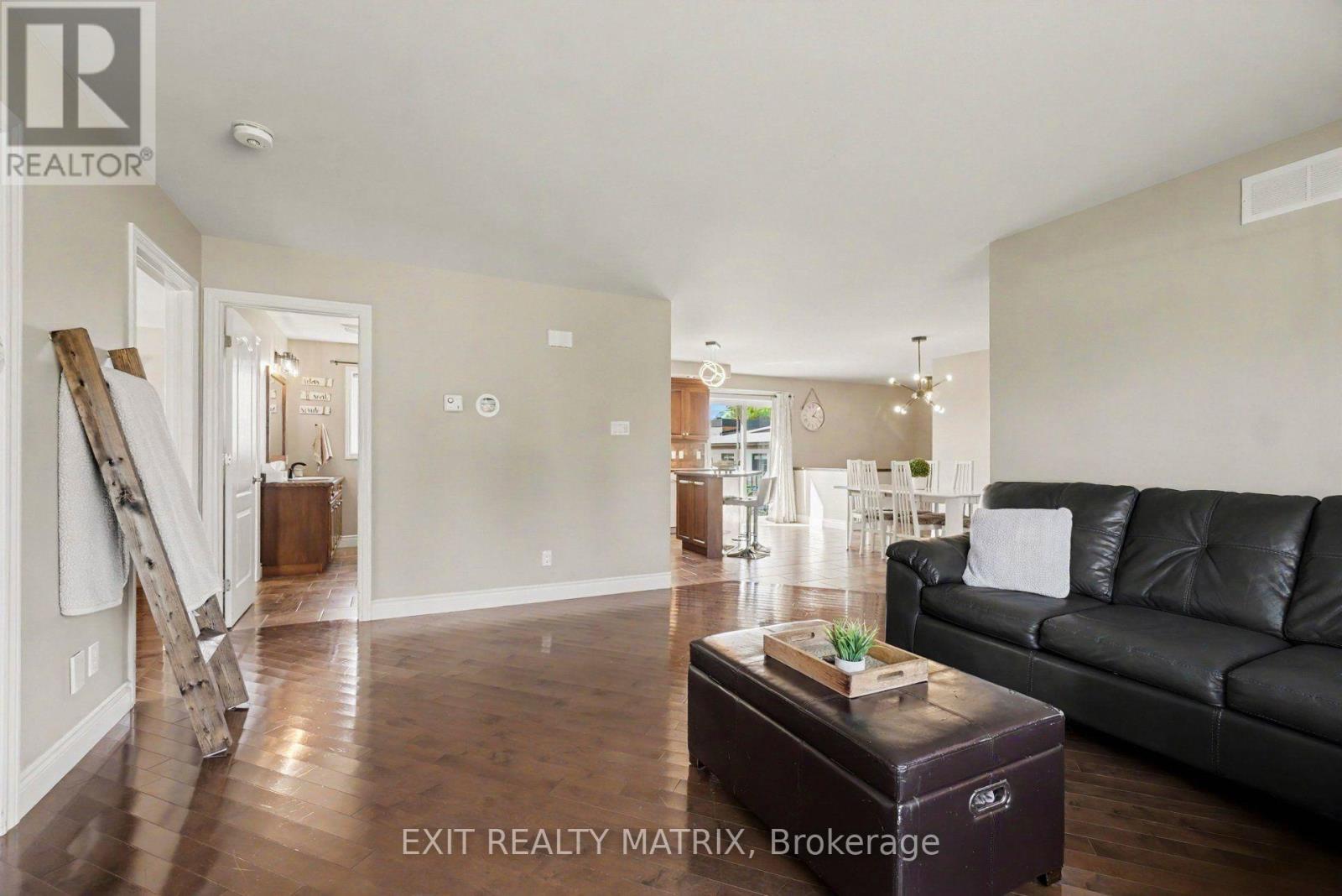 14 Hebert Street — photo 14