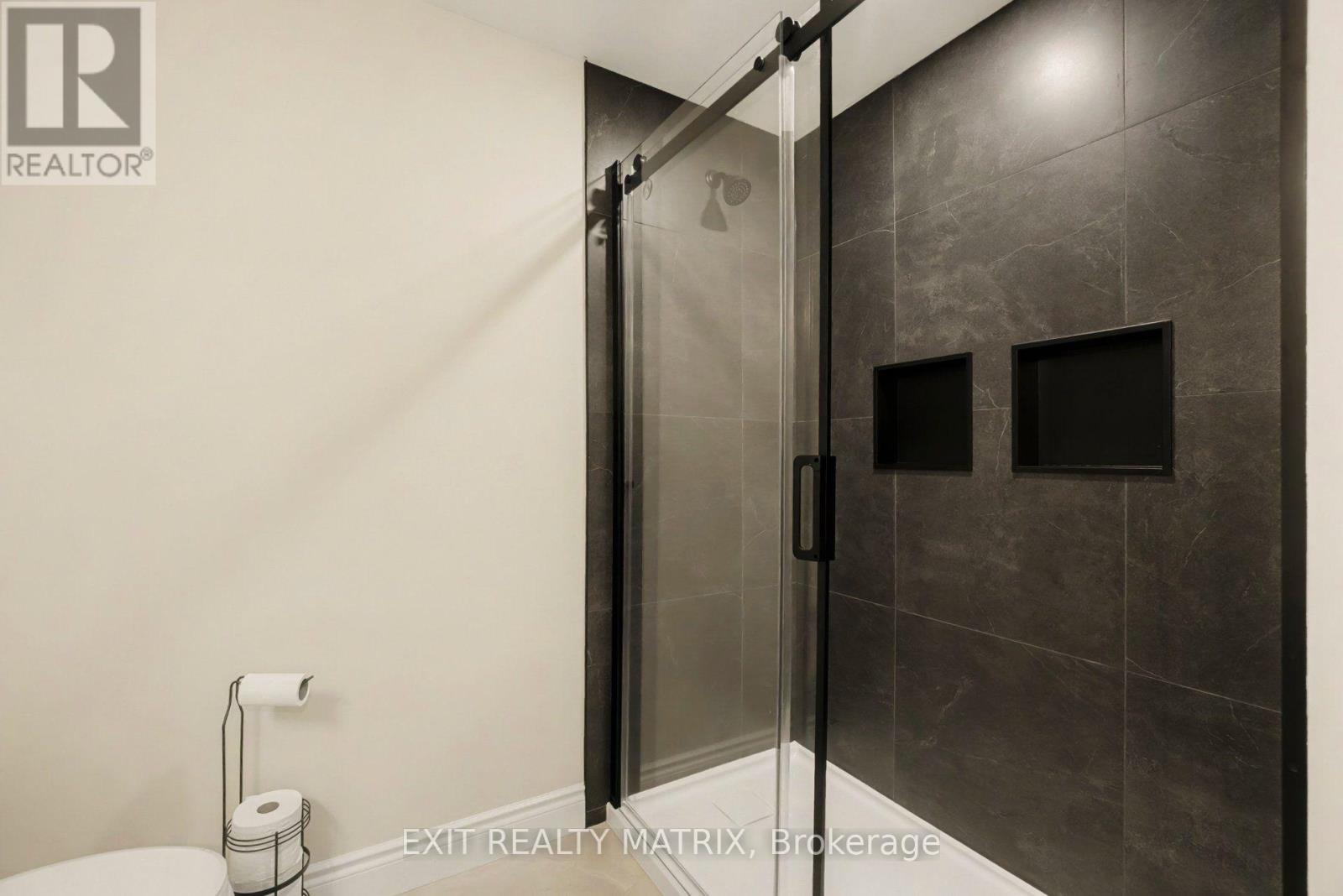 14 Hebert Street — photo 27
