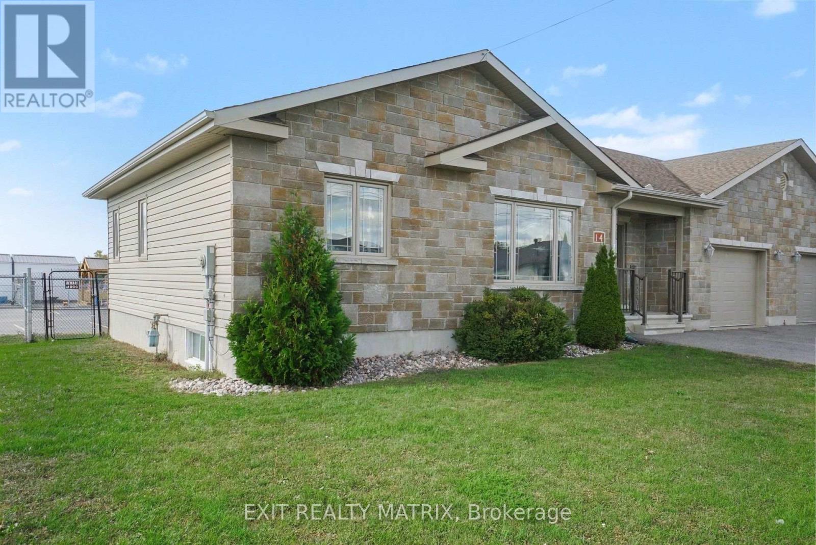 14 Hebert Street — photo 3