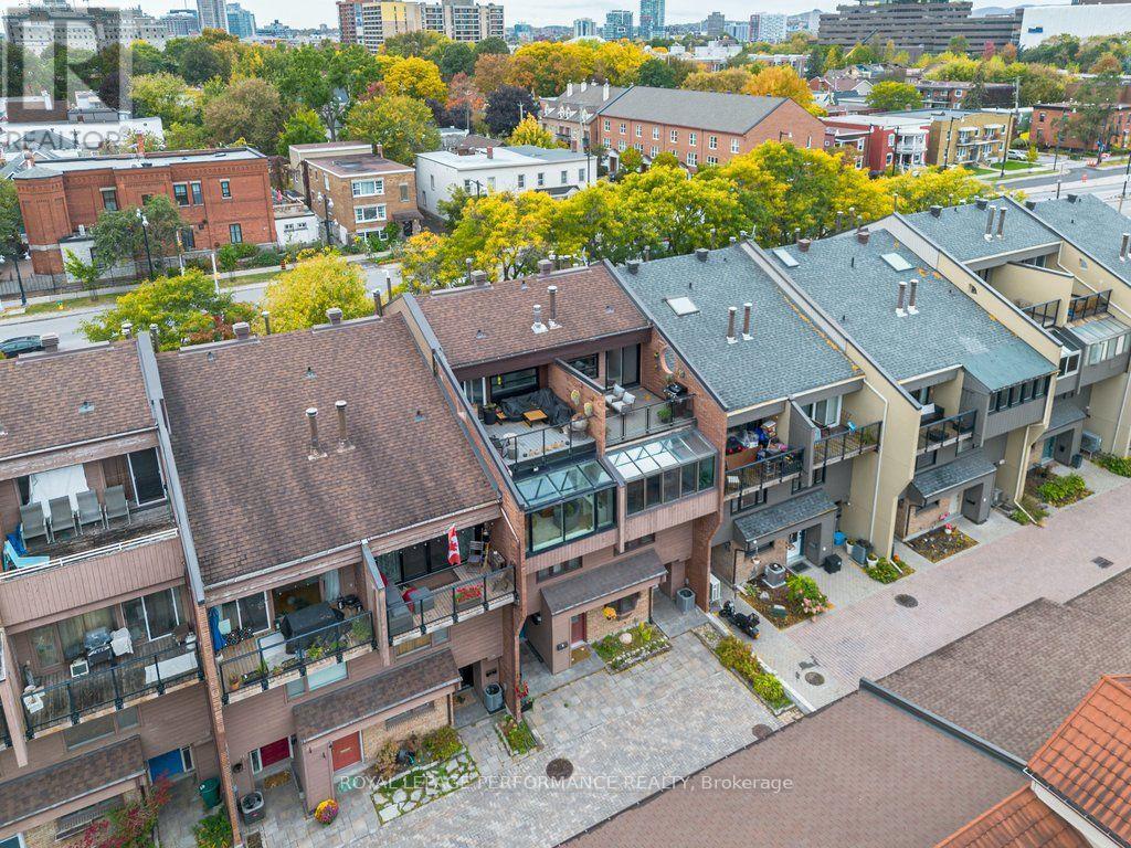 2 - 251 Bruyere Street