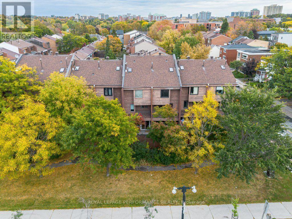 2 - 251 Bruyere Street