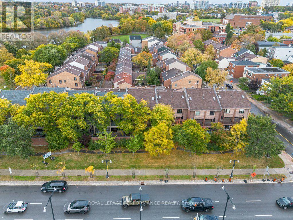 2 - 251 Bruyere Street