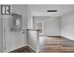 152 Hawkmere Close - photo 2