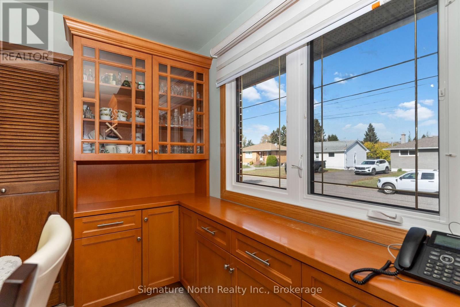615 Hollylane Street — photo 15