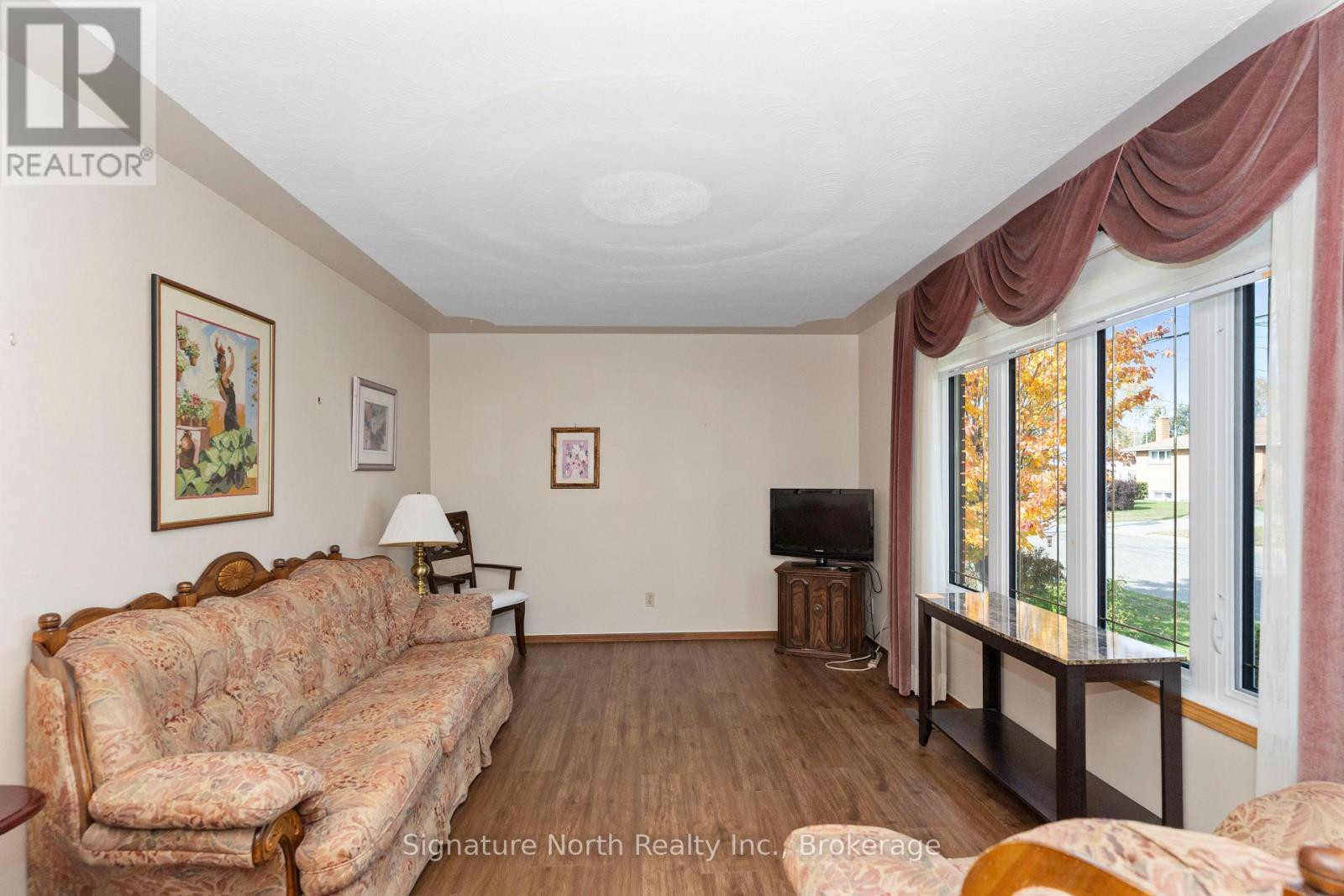 615 Hollylane Street — photo 17