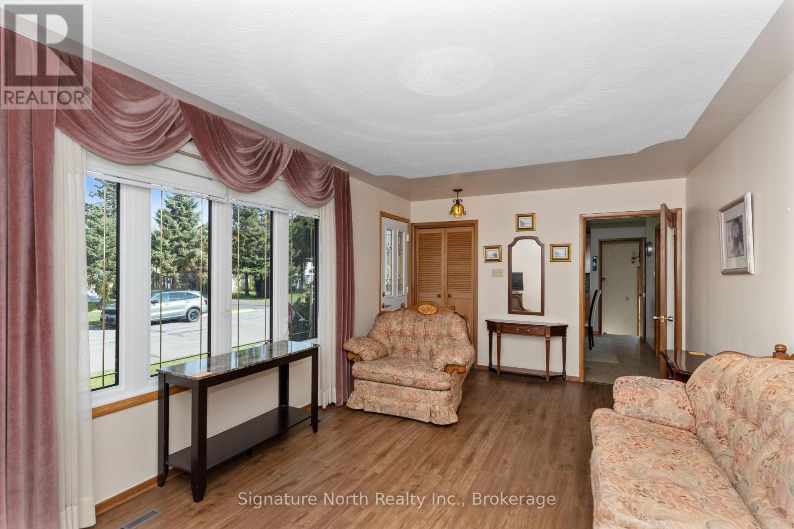 615 Hollylane Street — photo 20
