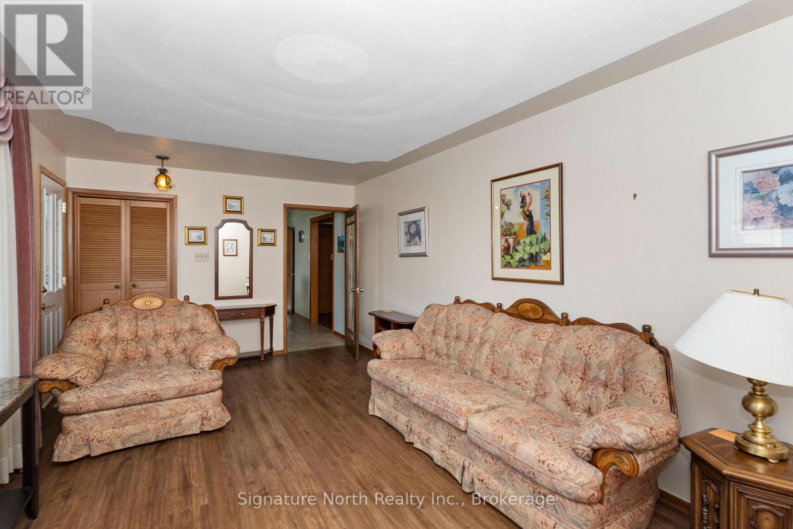 615 Hollylane Street — photo 21