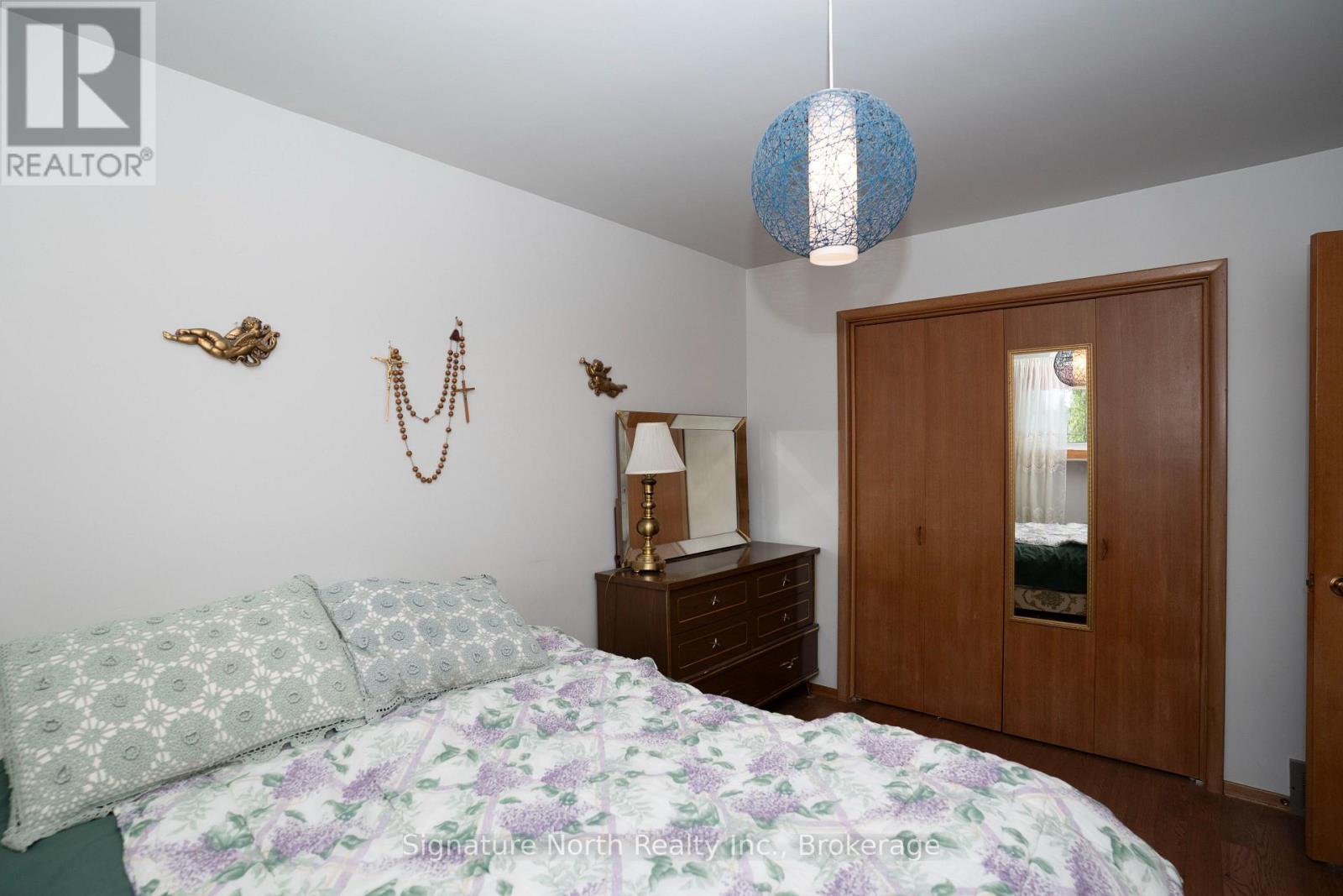 615 Hollylane Street — photo 23