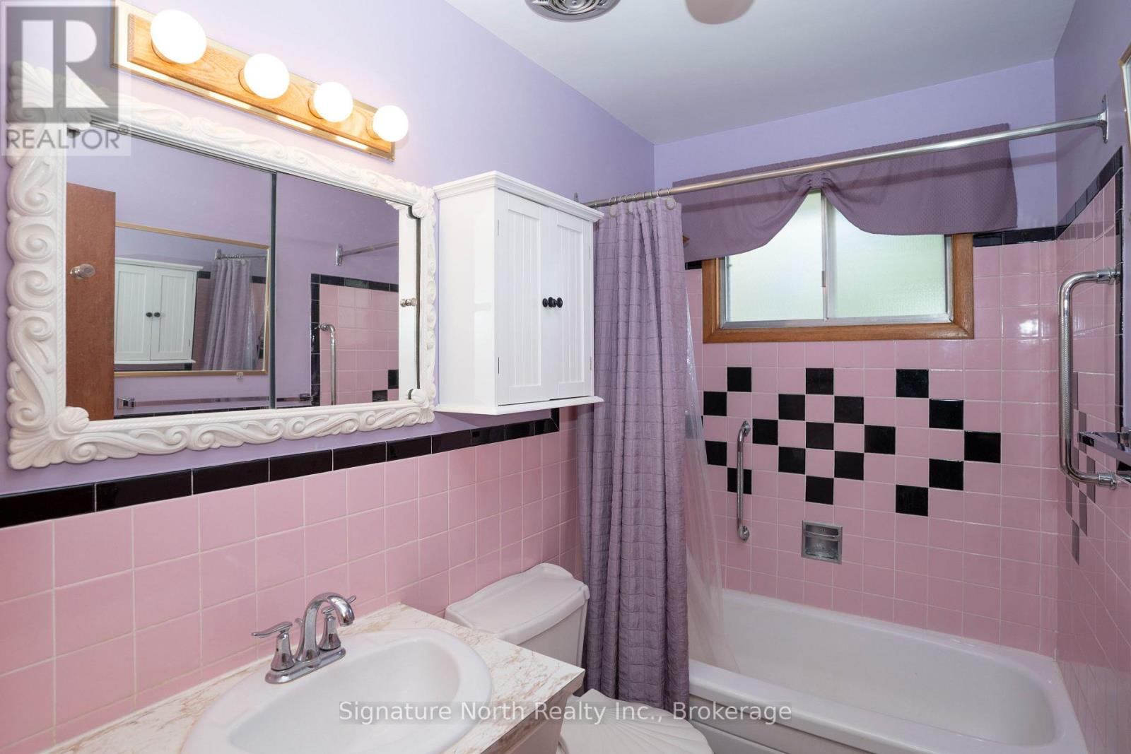 615 Hollylane Street — photo 31