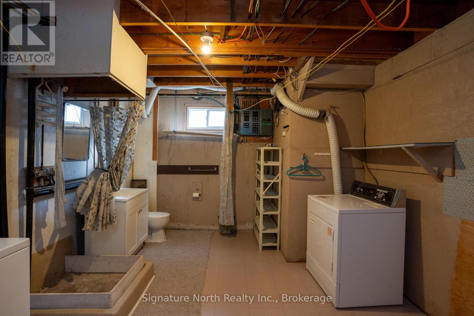 615 Hollylane Street — photo 37