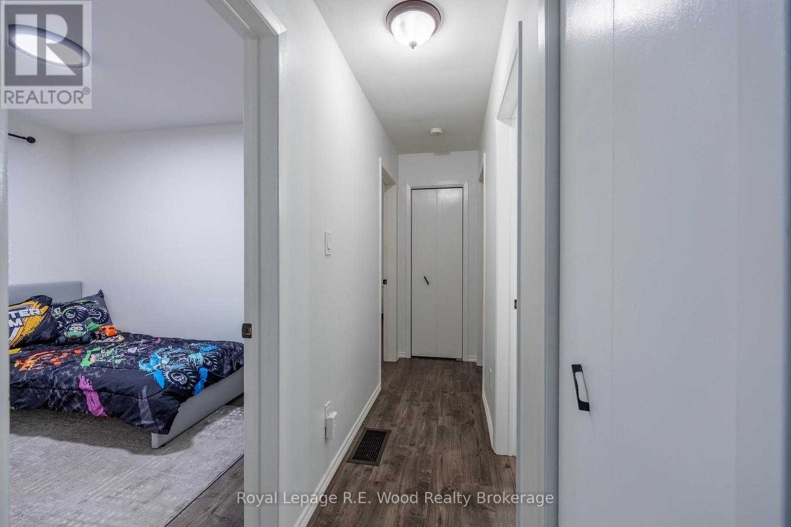 11 Eleanor Court — photo 12