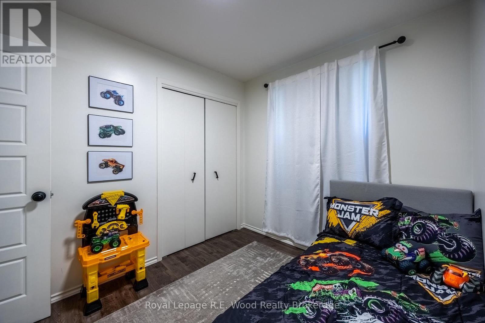11 Eleanor Court — photo 13