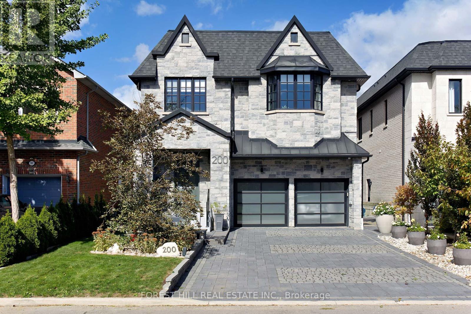 200 Clanton Park Road, Toronto, ON photo 1
