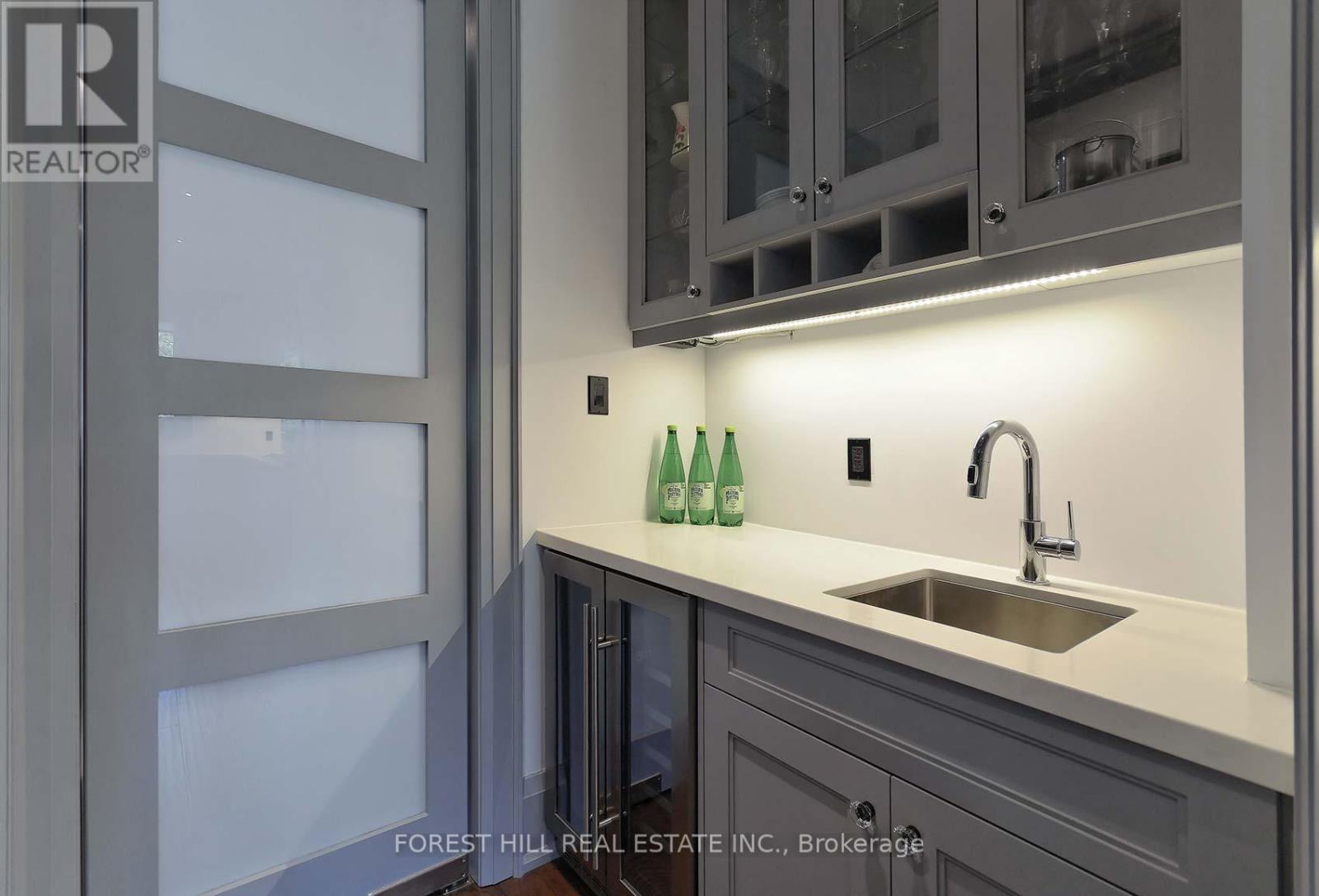 200 Clanton Park Road, Toronto, ON photo 9