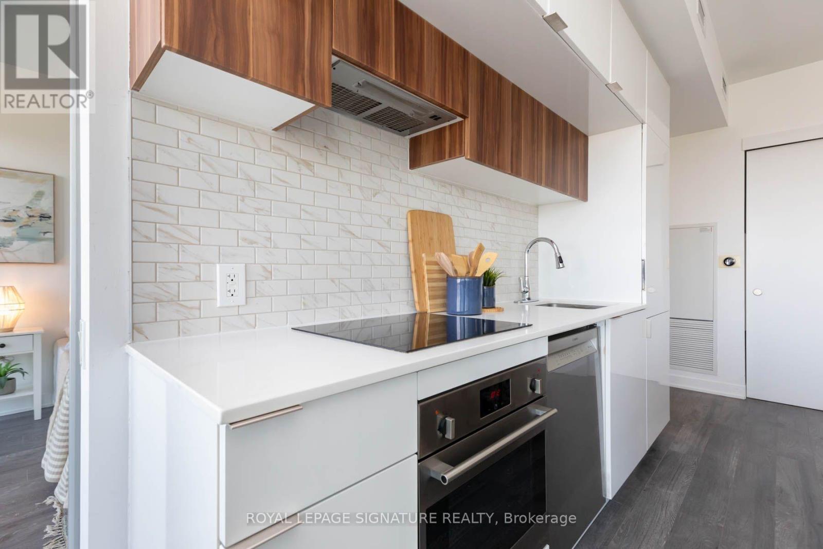 2805- 185 Roehampton Avenue, Toronto, ON photo 11