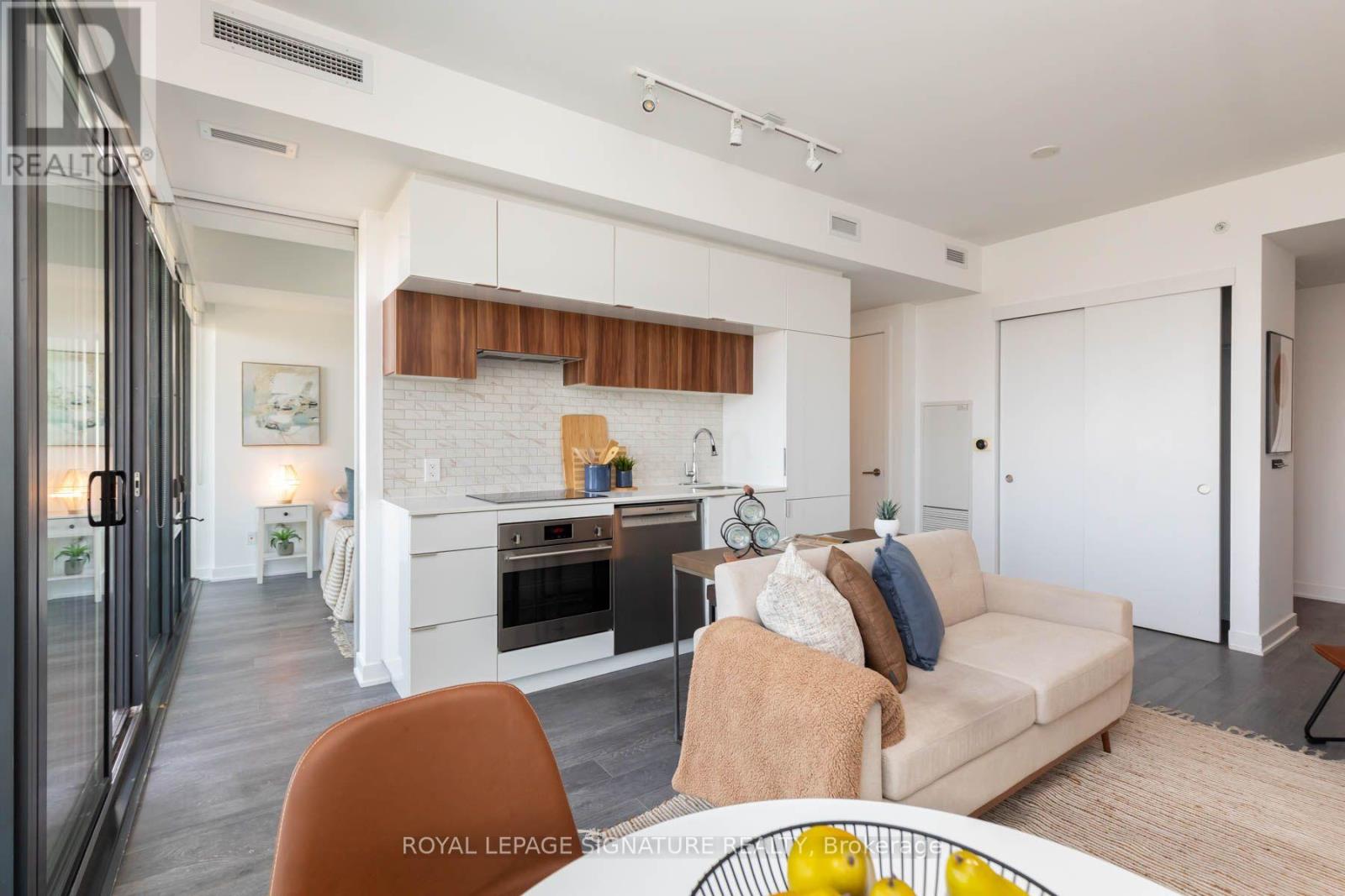 2805- 185 Roehampton Avenue, Toronto, ON photo 8