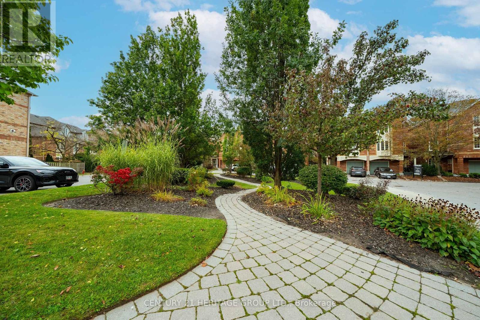 1- 1 Guildpark Pathway, Toronto, ON photo 3