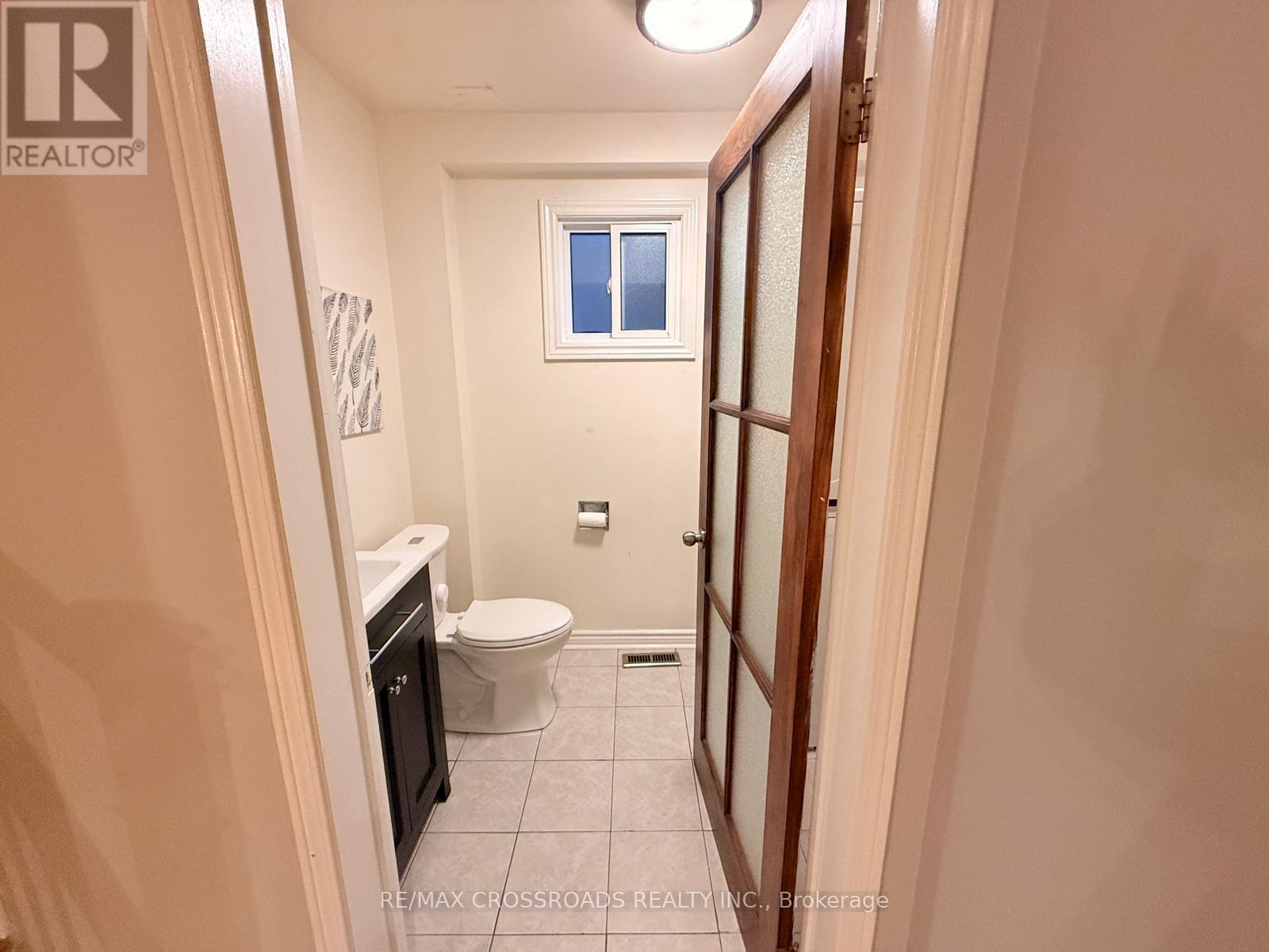21 Fernbank Place, Whitby, ON photo 11