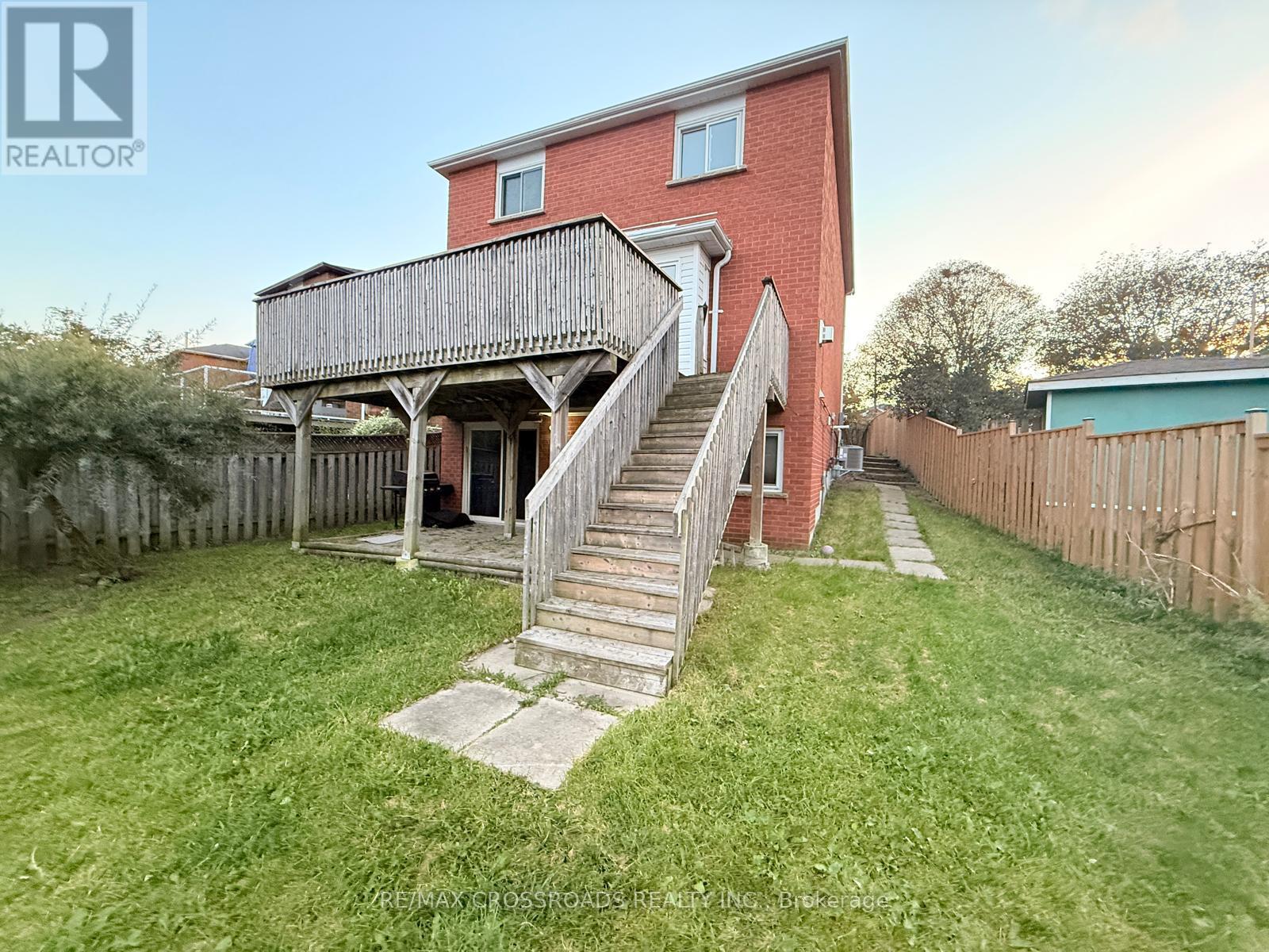 21 Fernbank Place, Whitby, ON photo 5
